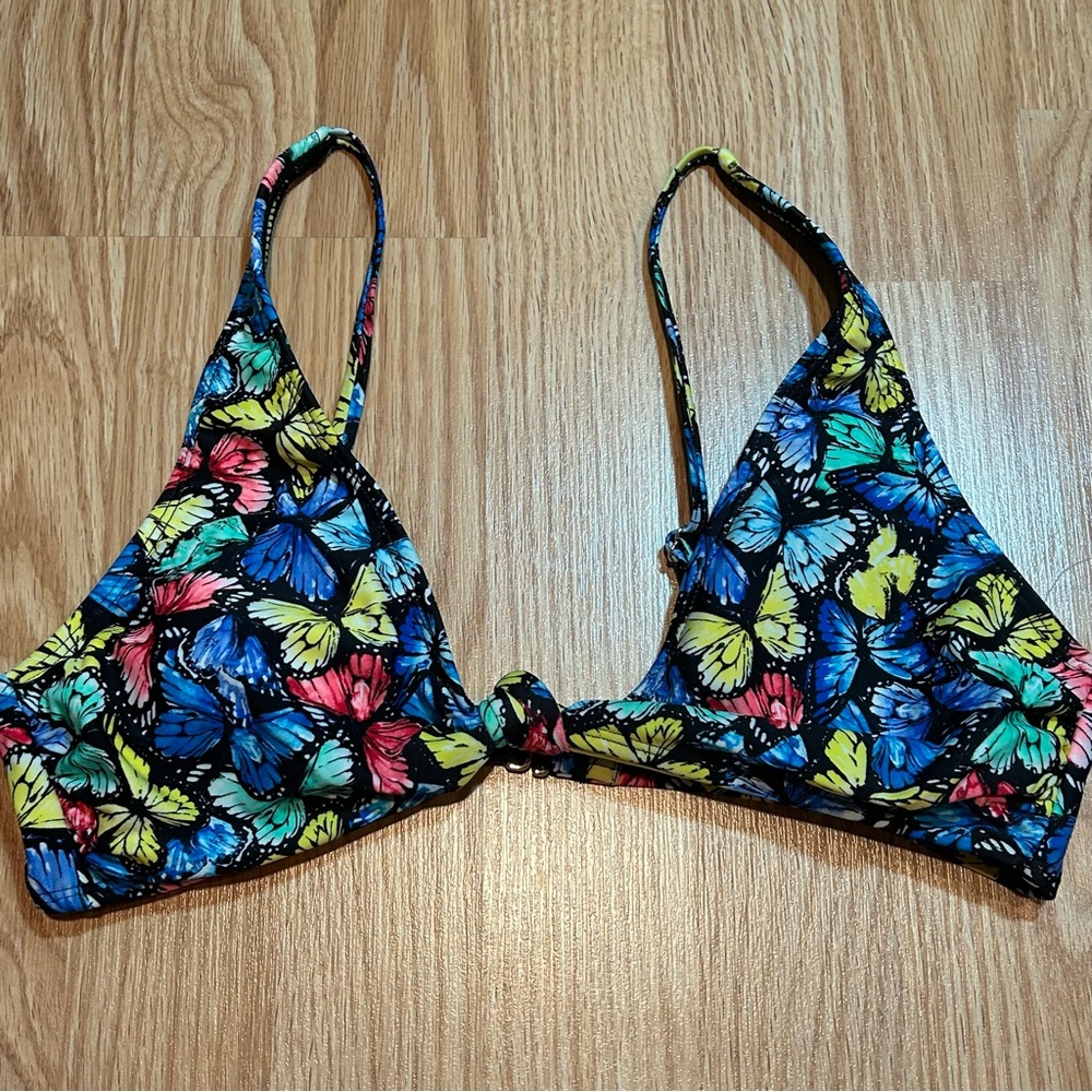 No Boundaries‎ butterfly knot bikini top large